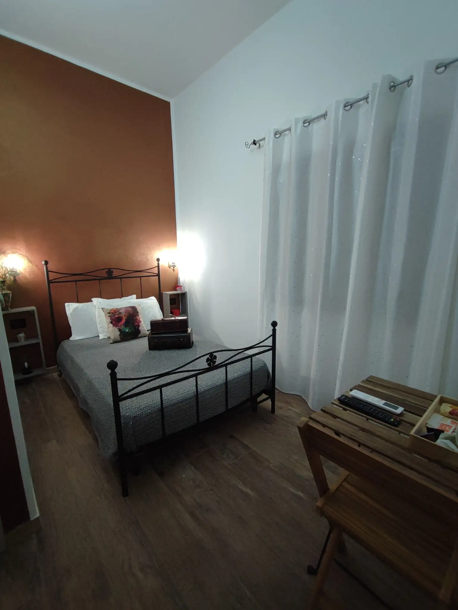 Noir Room – camera singola moderna a Cagliari